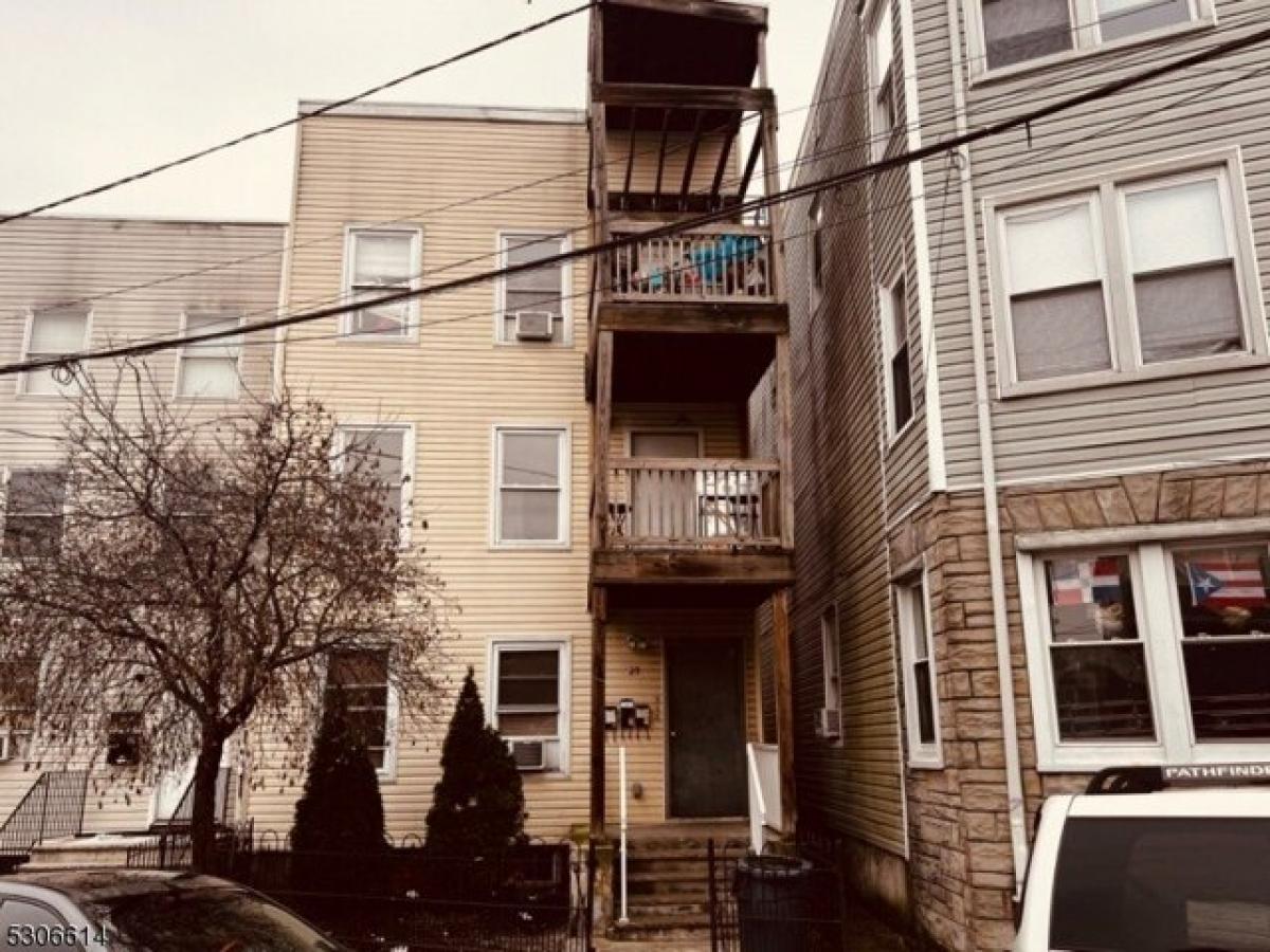 Picture of Home For Rent in Paterson, New Jersey, United States