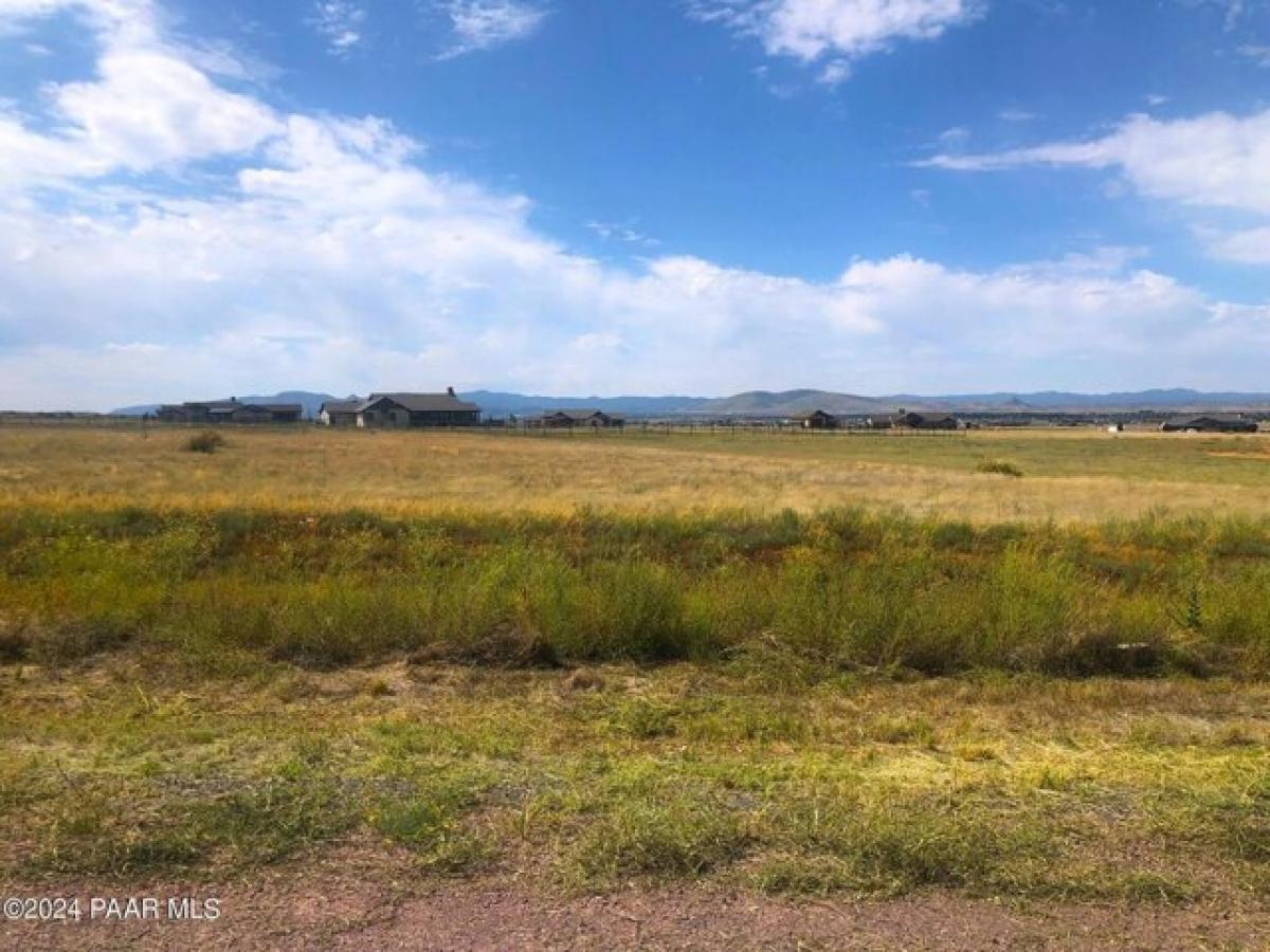 Picture of Residential Land For Sale in Prescott Valley, Arizona, United States