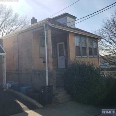 Home For Sale in North Bergen, New Jersey