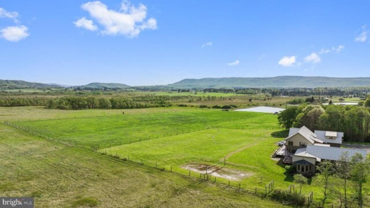 Picture of Home For Sale in Davis, West Virginia, United States