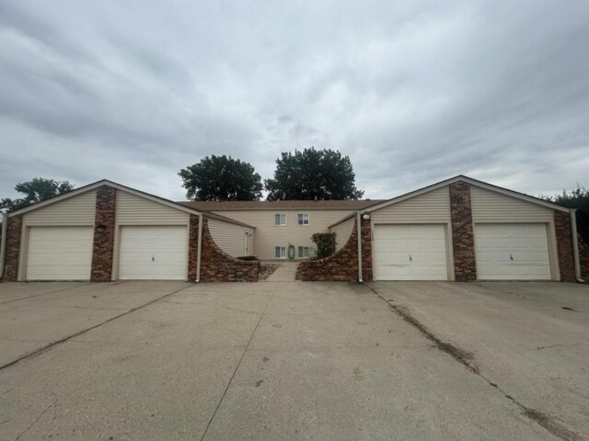 Picture of Home For Sale in Spencer, Iowa, United States