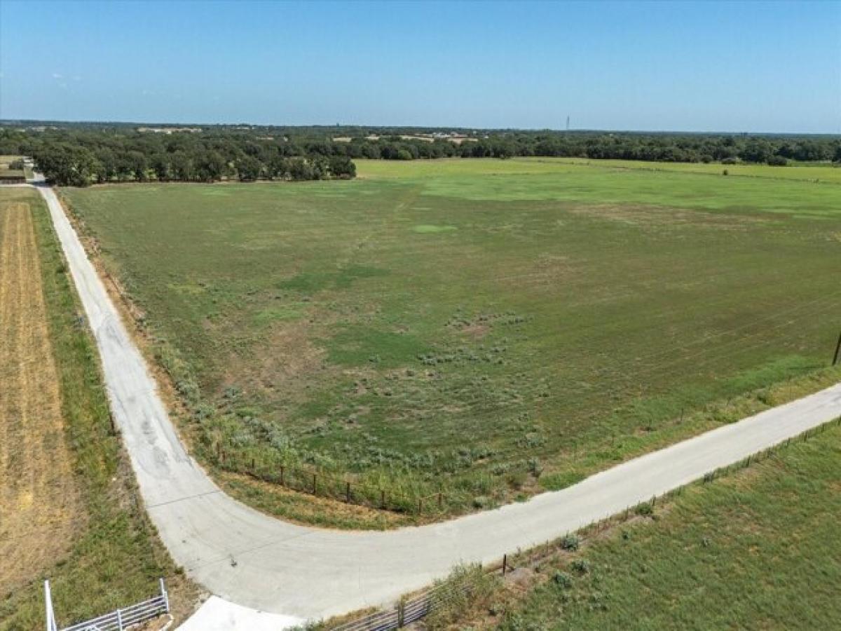 Picture of Residential Land For Sale in Decatur, Texas, United States