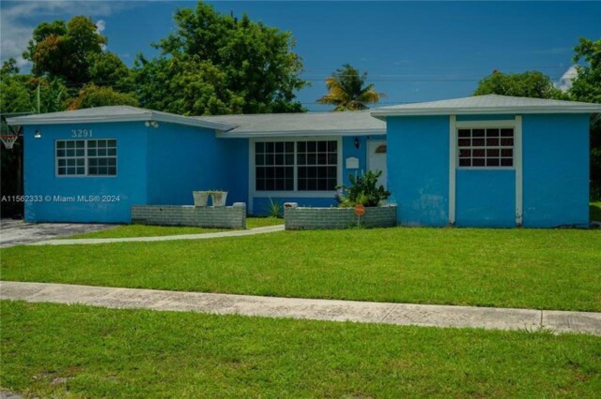 Picture of Home For Sale in Lauderdale Lakes, Florida, United States