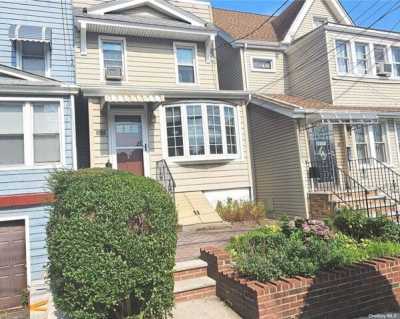 Home For Sale in Woodhaven, New York