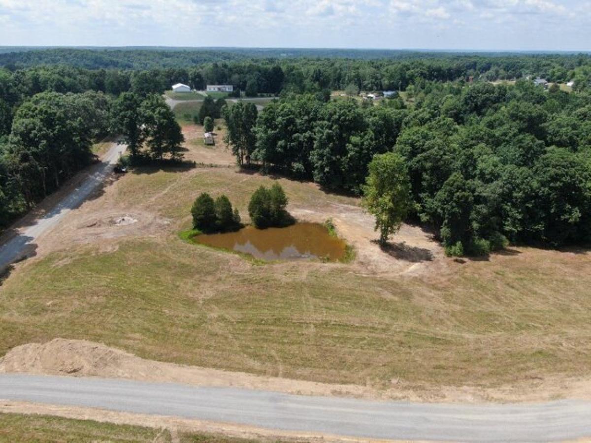 Picture of Residential Land For Sale in Bon Aqua, Tennessee, United States