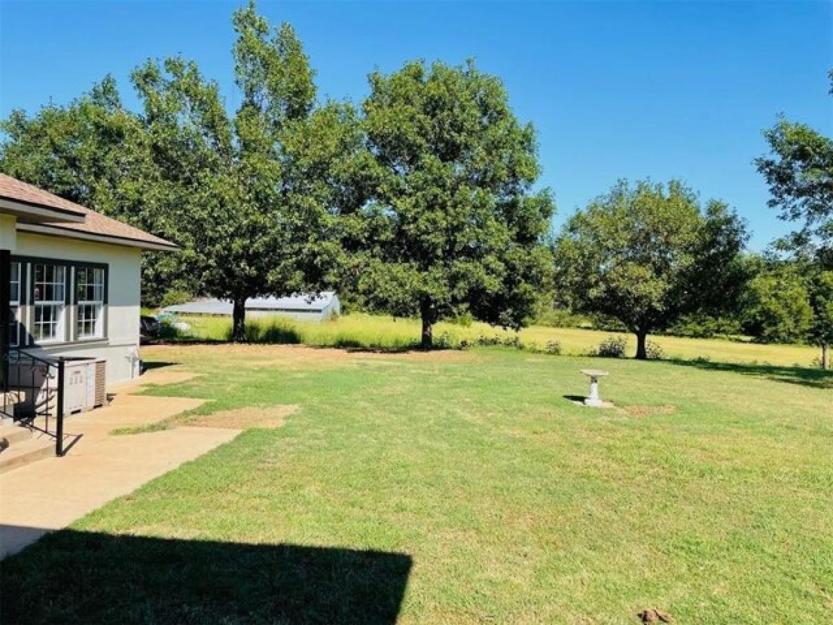 Picture of Home For Sale in Wellston, Oklahoma, United States