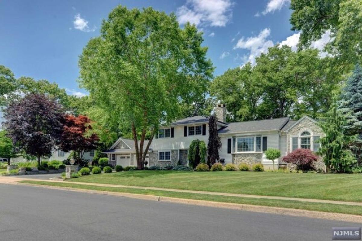 Picture of Home For Sale in Wayne, New Jersey, United States