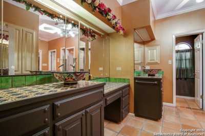 Home For Sale in Fair Oaks Ranch, Texas