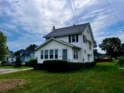 Home For Sale in Bellevue, Ohio