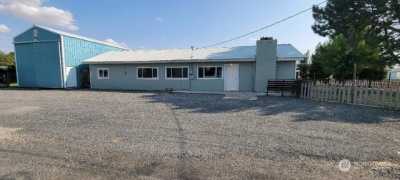 Home For Sale in Coulee City, Washington