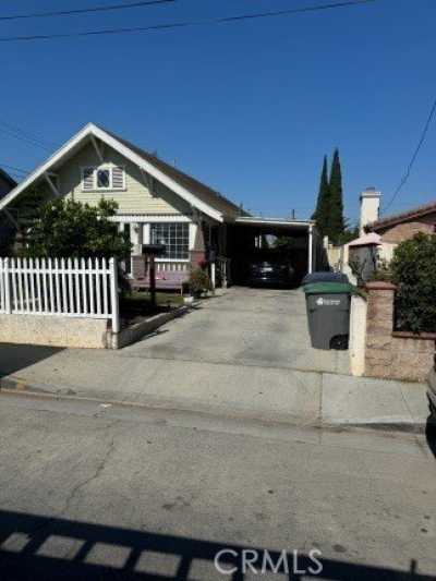 Home For Sale in Hawaiian Gardens, California