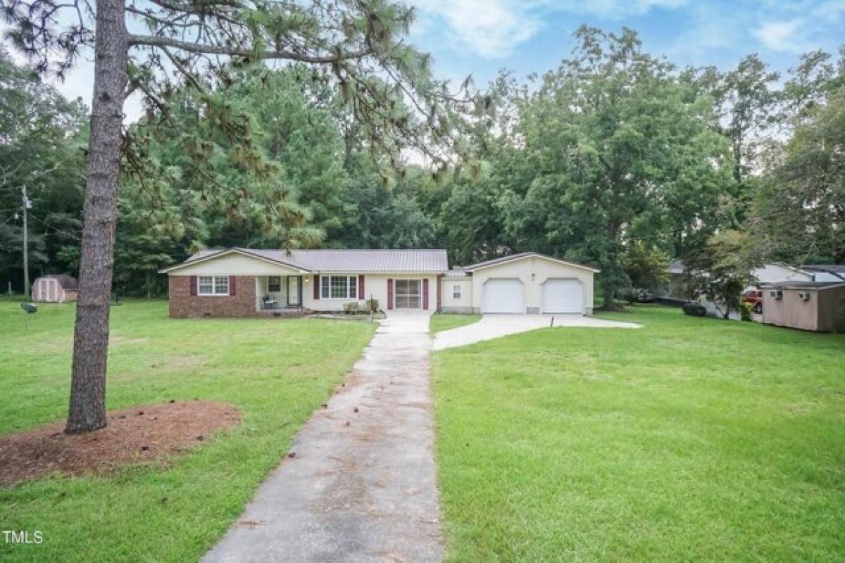 Picture of Home For Sale in Evergreen, North Carolina, United States