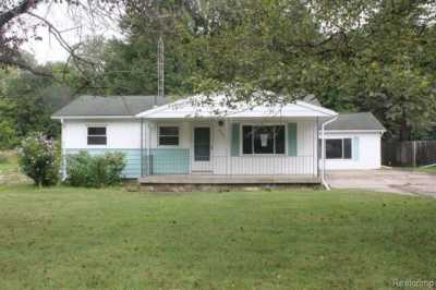 Home For Sale in Burton, Michigan