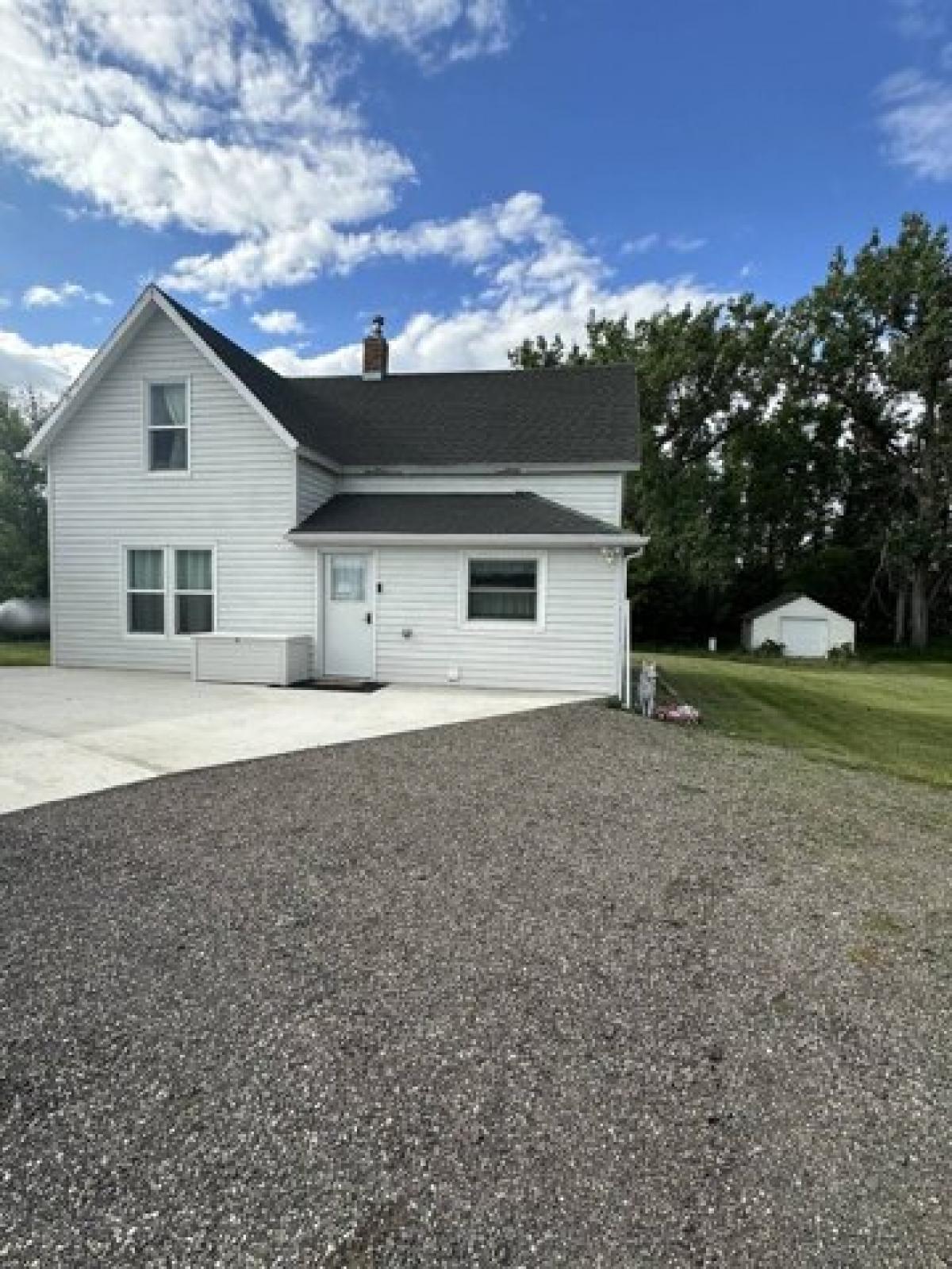 Picture of Home For Sale in Bottineau, North Dakota, United States