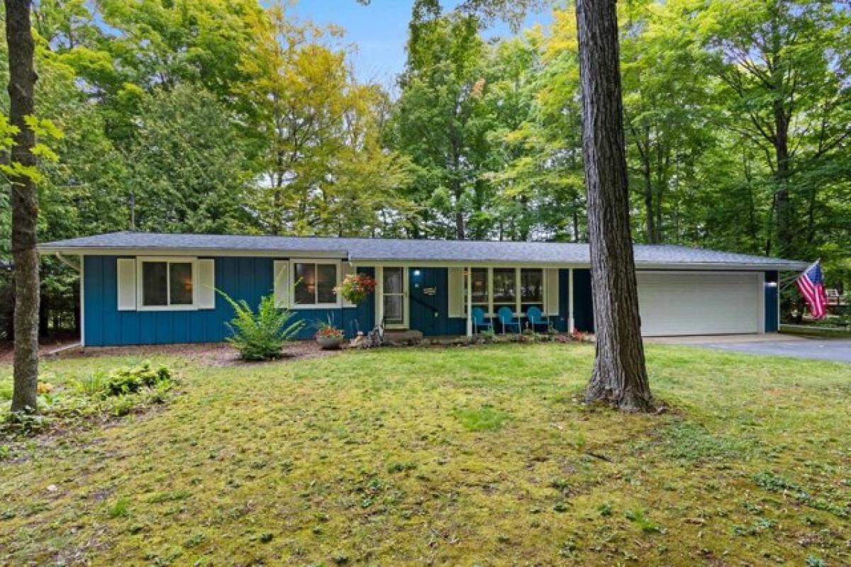 Picture of Home For Sale in Egg Harbor, Wisconsin, United States