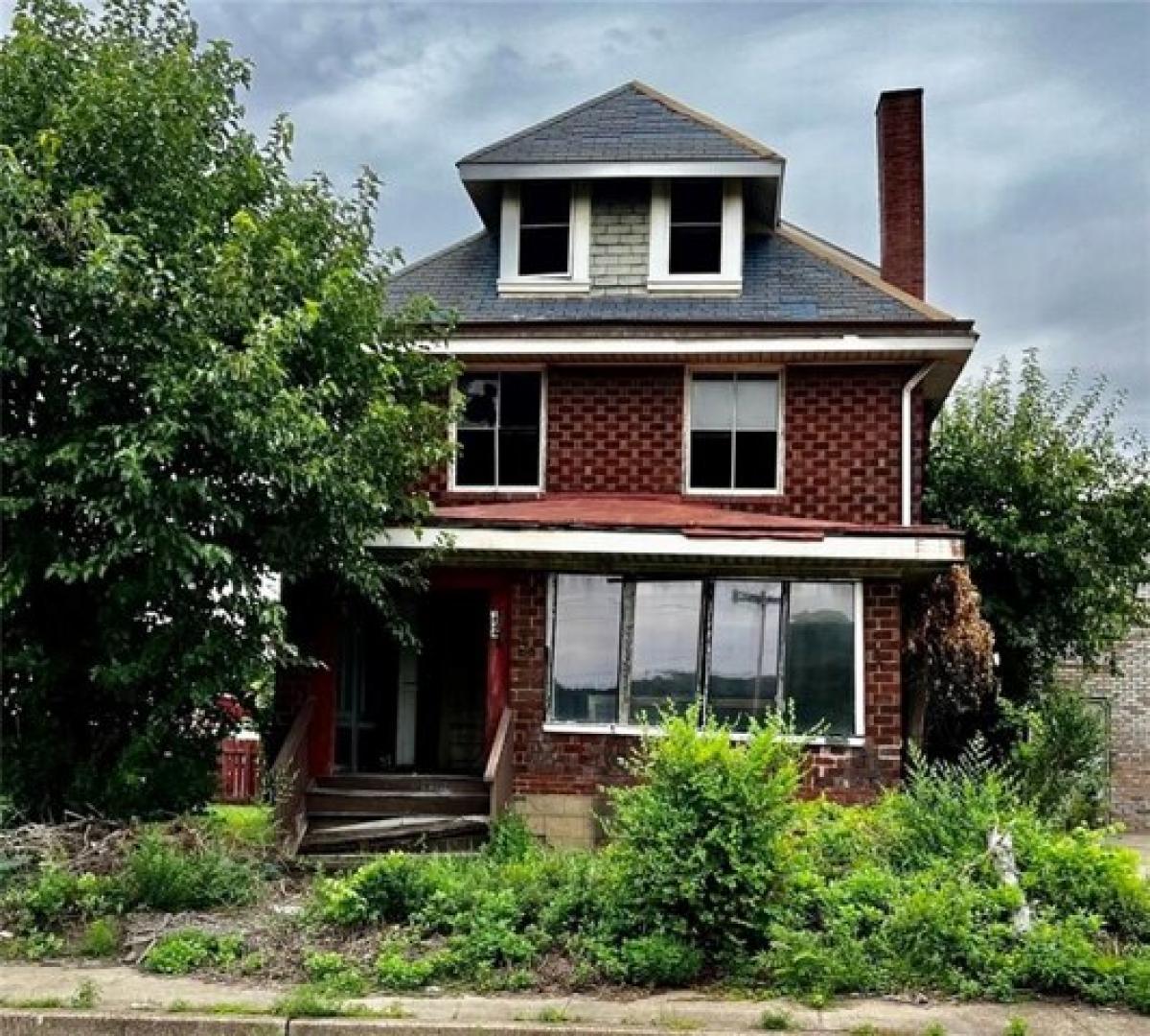 Picture of Home For Sale in New Kensington, Pennsylvania, United States