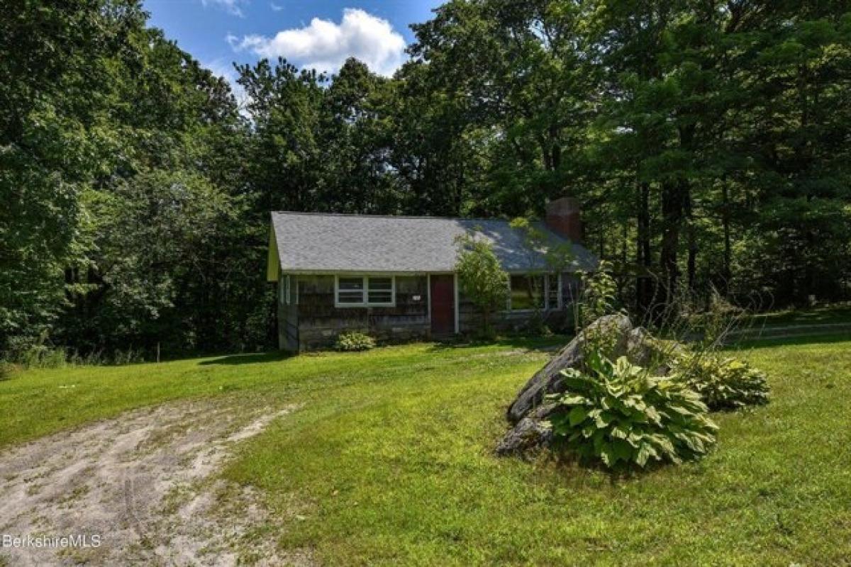 Picture of Home For Sale in Sandisfield, Massachusetts, United States