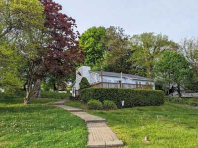 Home For Rent in Brookfield, Connecticut