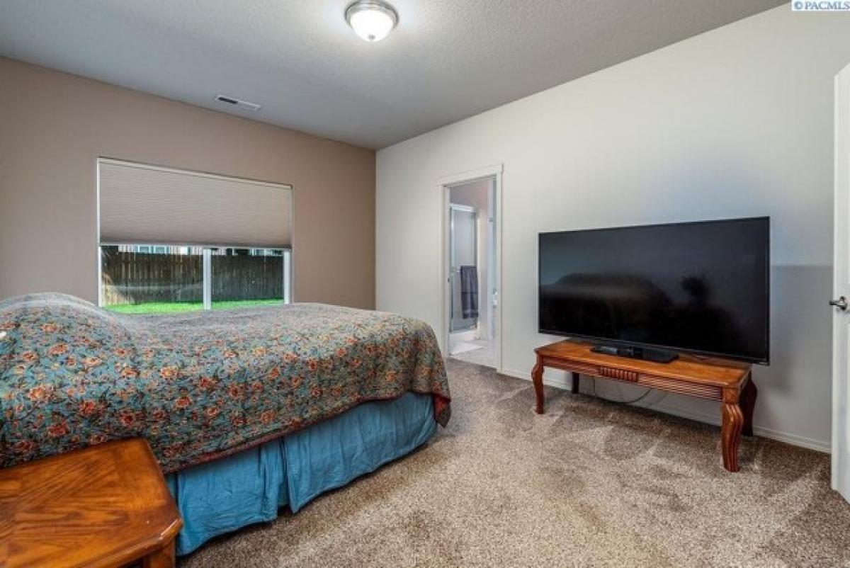 Picture of Home For Sale in Kennewick, Washington, United States