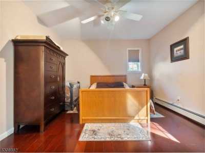 Home For Sale in Hampton, New Jersey