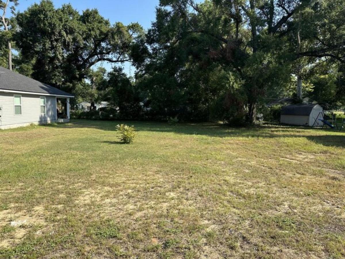 Picture of Residential Land For Sale in Crestview, Florida, United States