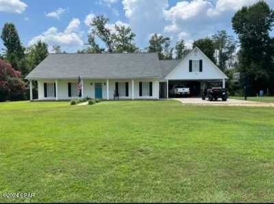 Home For Sale in Blountstown, Florida