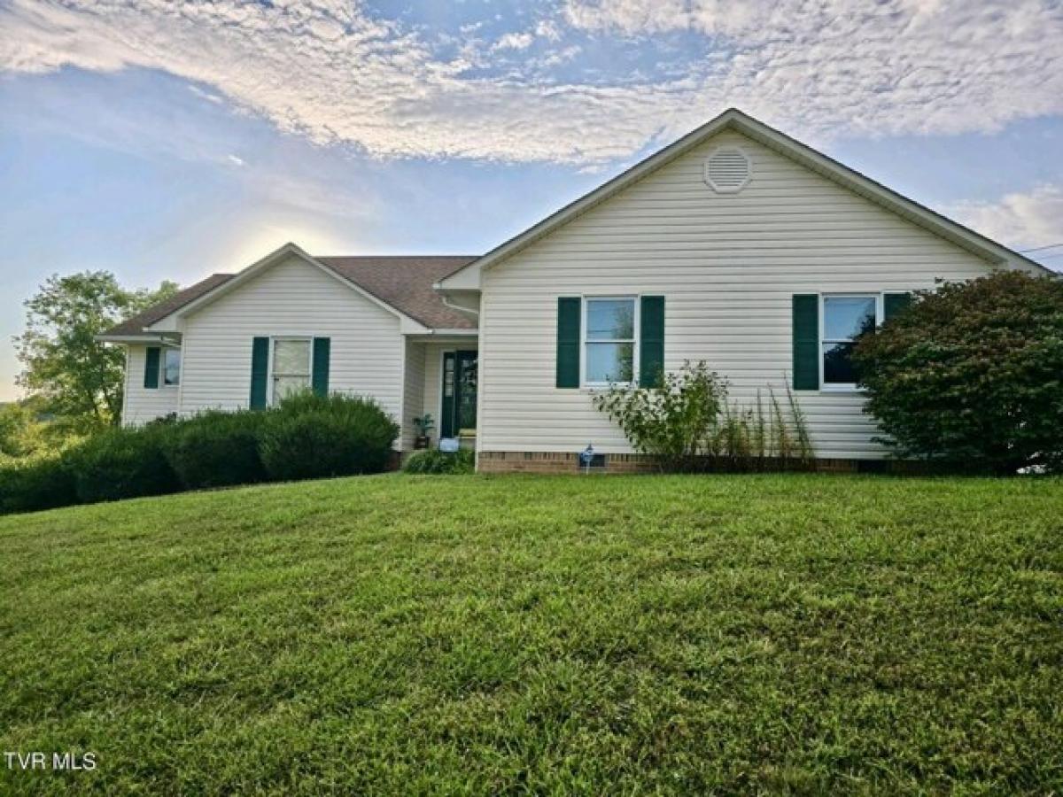 Picture of Home For Sale in Mount Carmel, Tennessee, United States