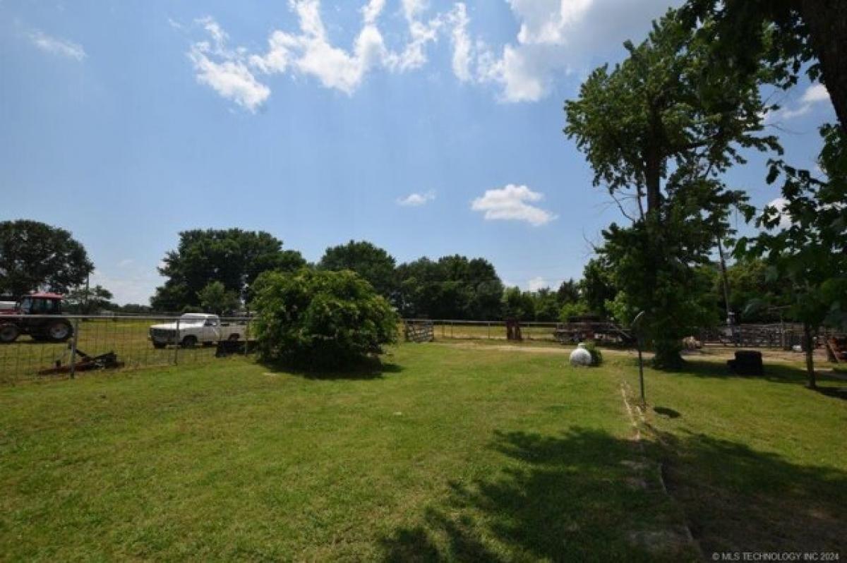 Picture of Residential Land For Sale in Sallisaw, Oklahoma, United States