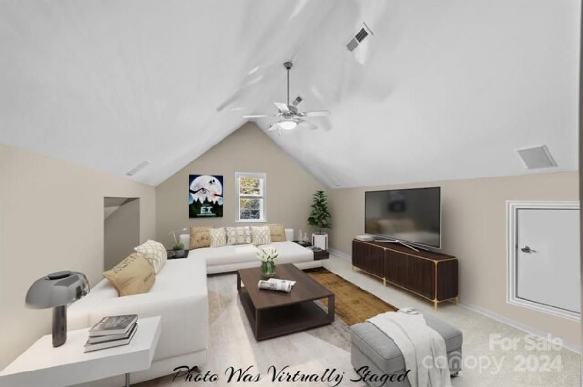 Picture of Home For Sale in Cornelius, North Carolina, United States