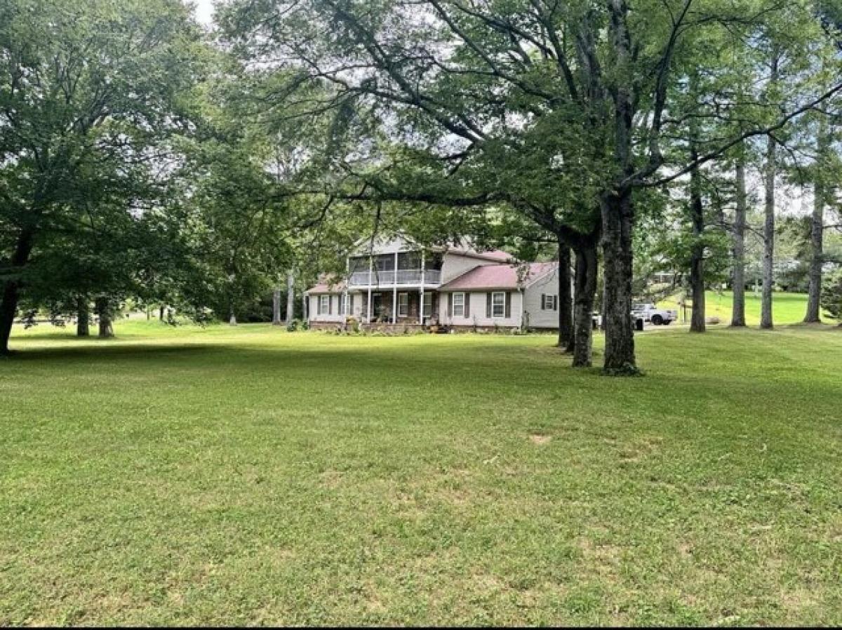 Picture of Home For Sale in Killen, Alabama, United States