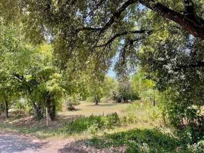 Residential Land For Sale in Cameron, Texas