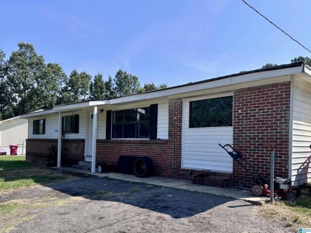 Picture of Home For Sale in Pinson, Alabama, United States