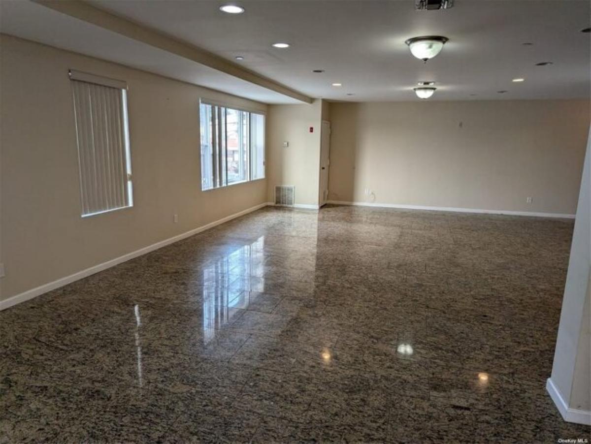 Picture of Apartment For Rent in Bethpage, New York, United States