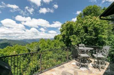 Home For Sale in Burnsville, North Carolina