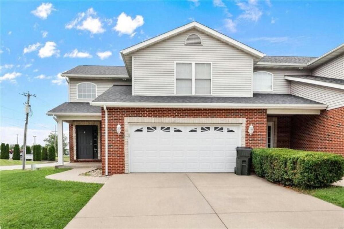 Picture of Home For Sale in Waterloo, Illinois, United States