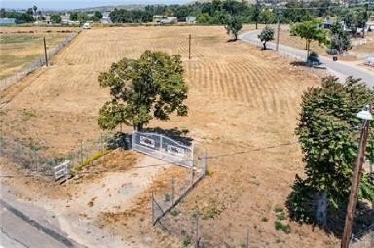 Picture of Residential Land For Sale in Cherry Valley, California, United States