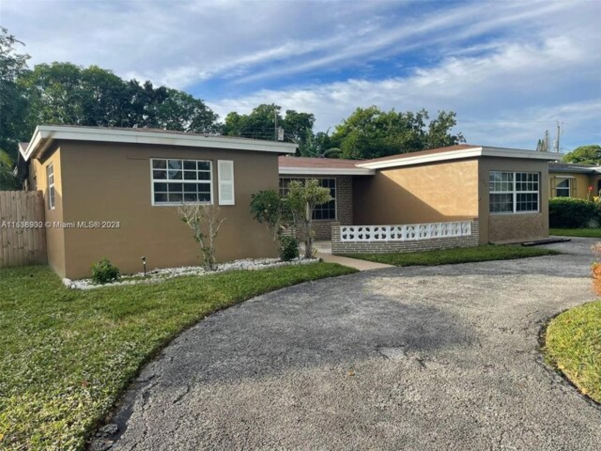 Picture of Home For Sale in Lauderdale Lakes, Florida, United States