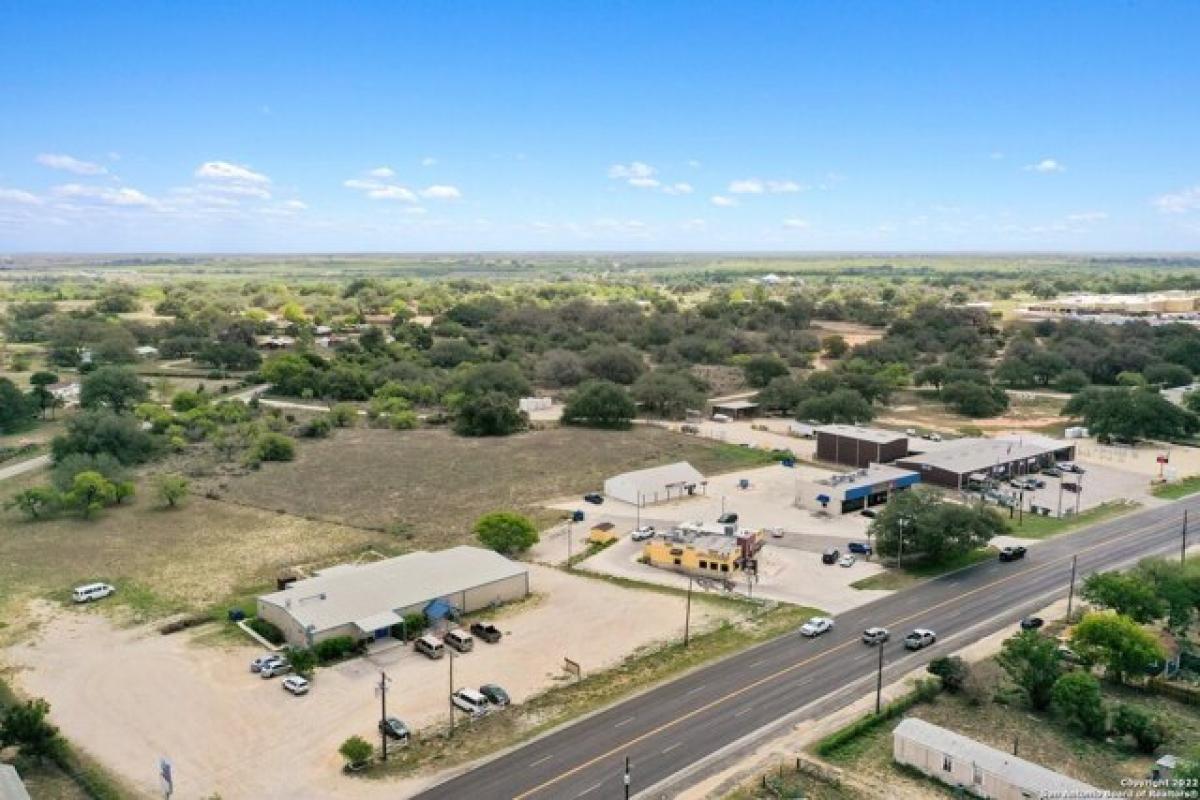 Picture of Residential Land For Sale in Devine, Texas, United States