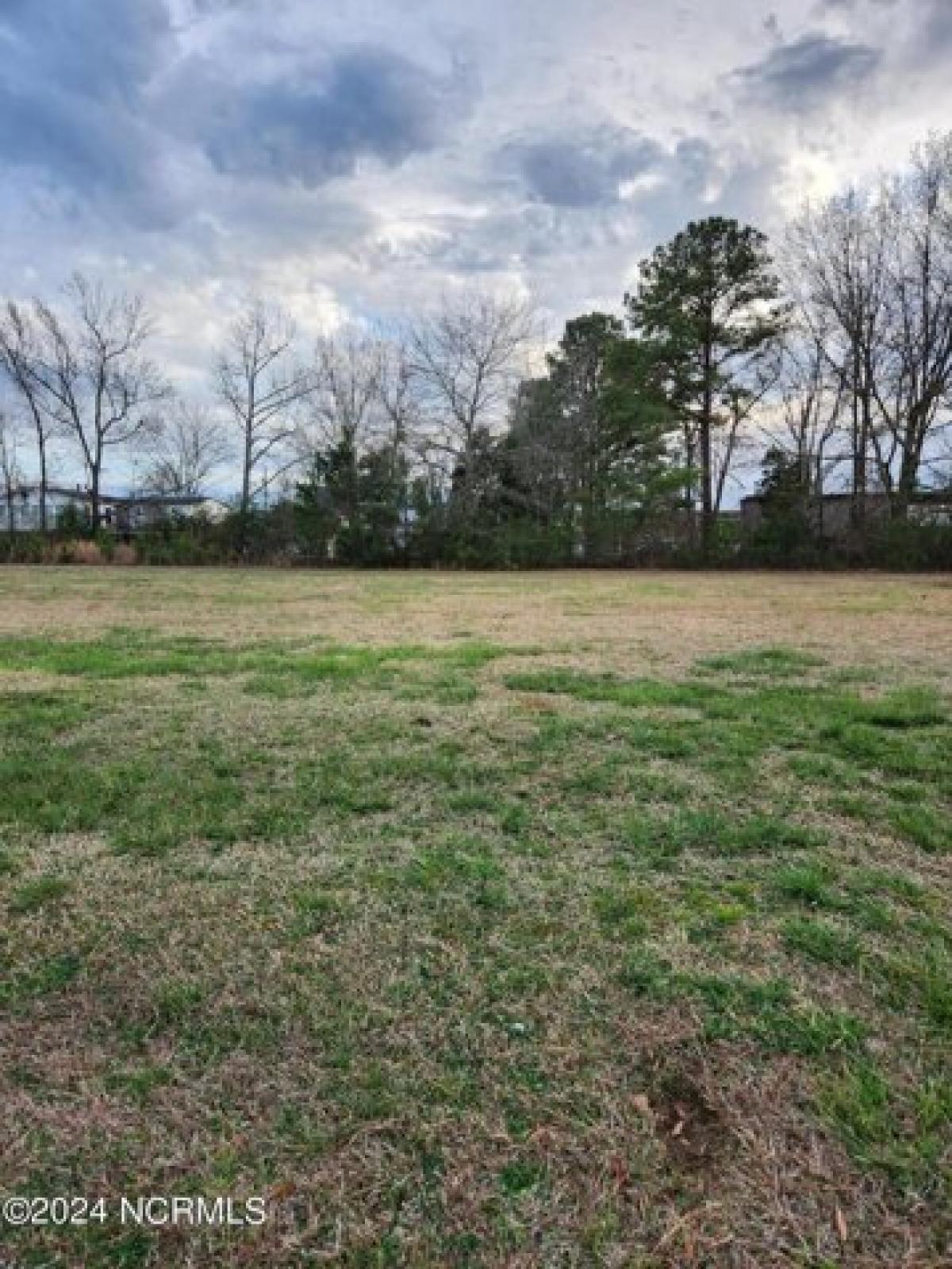 Picture of Residential Land For Sale in Chocowinity, North Carolina, United States