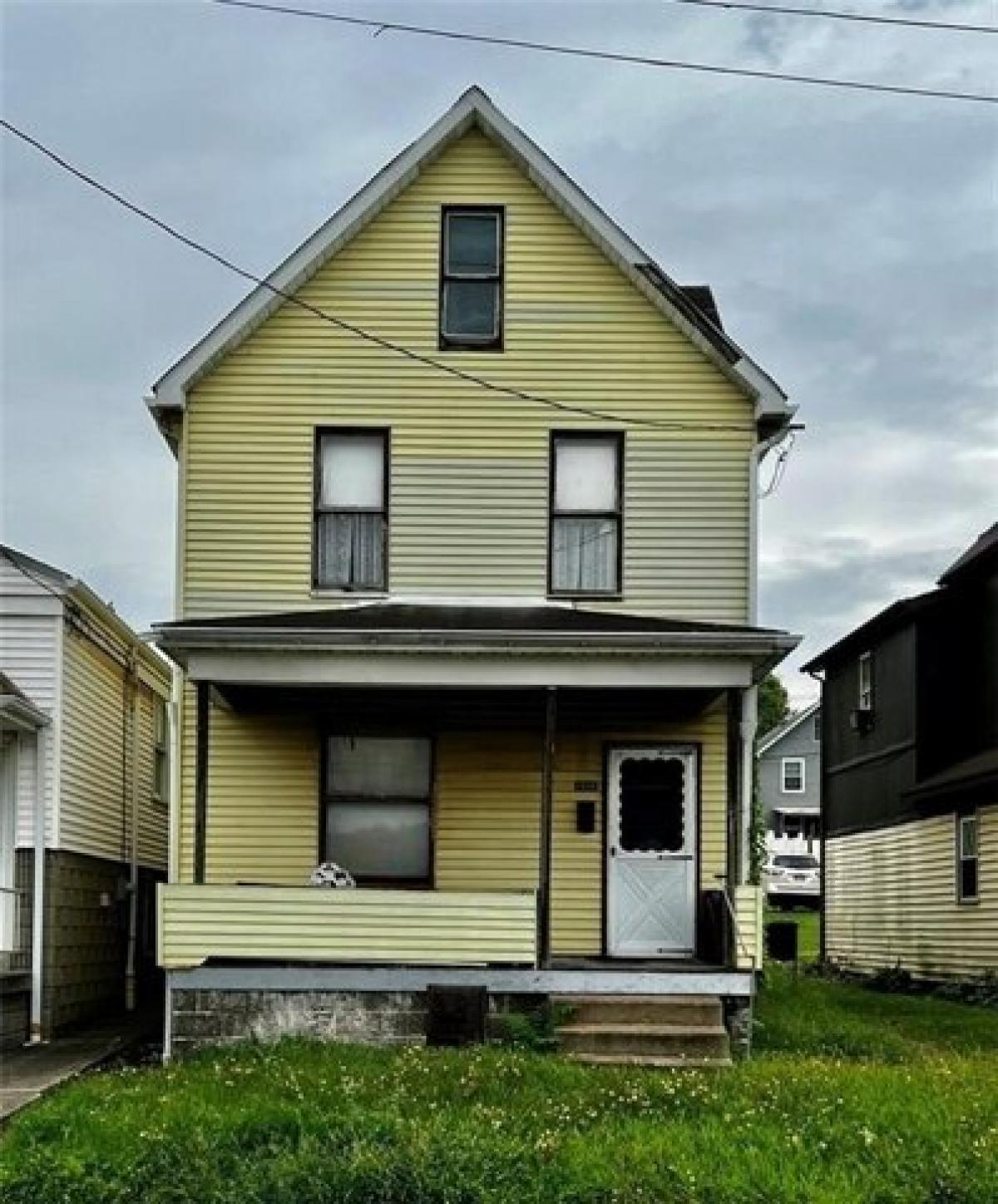 Picture of Home For Sale in New Kensington, Pennsylvania, United States