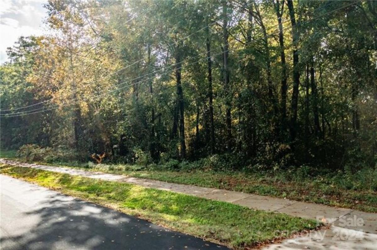 Picture of Residential Land For Sale in Claremont, North Carolina, United States