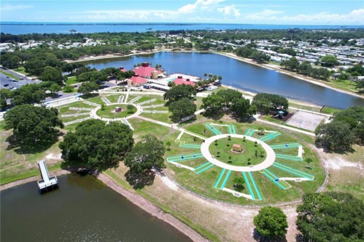 Picture of Home For Sale in Barefoot Bay, Florida, United States