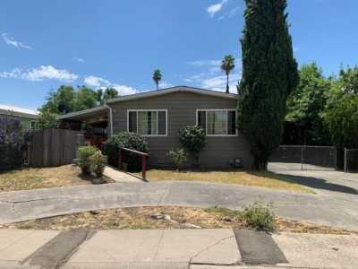 Home For Sale in Rio Linda, California