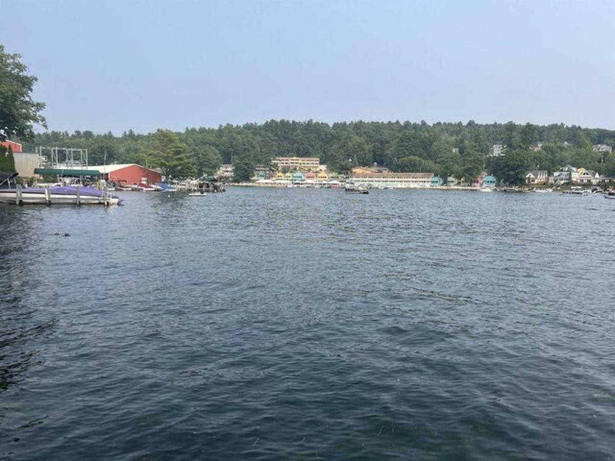 Picture of Home For Sale in Laconia, New Hampshire, United States