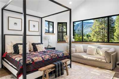 Home For Sale in Mammoth Lakes, California