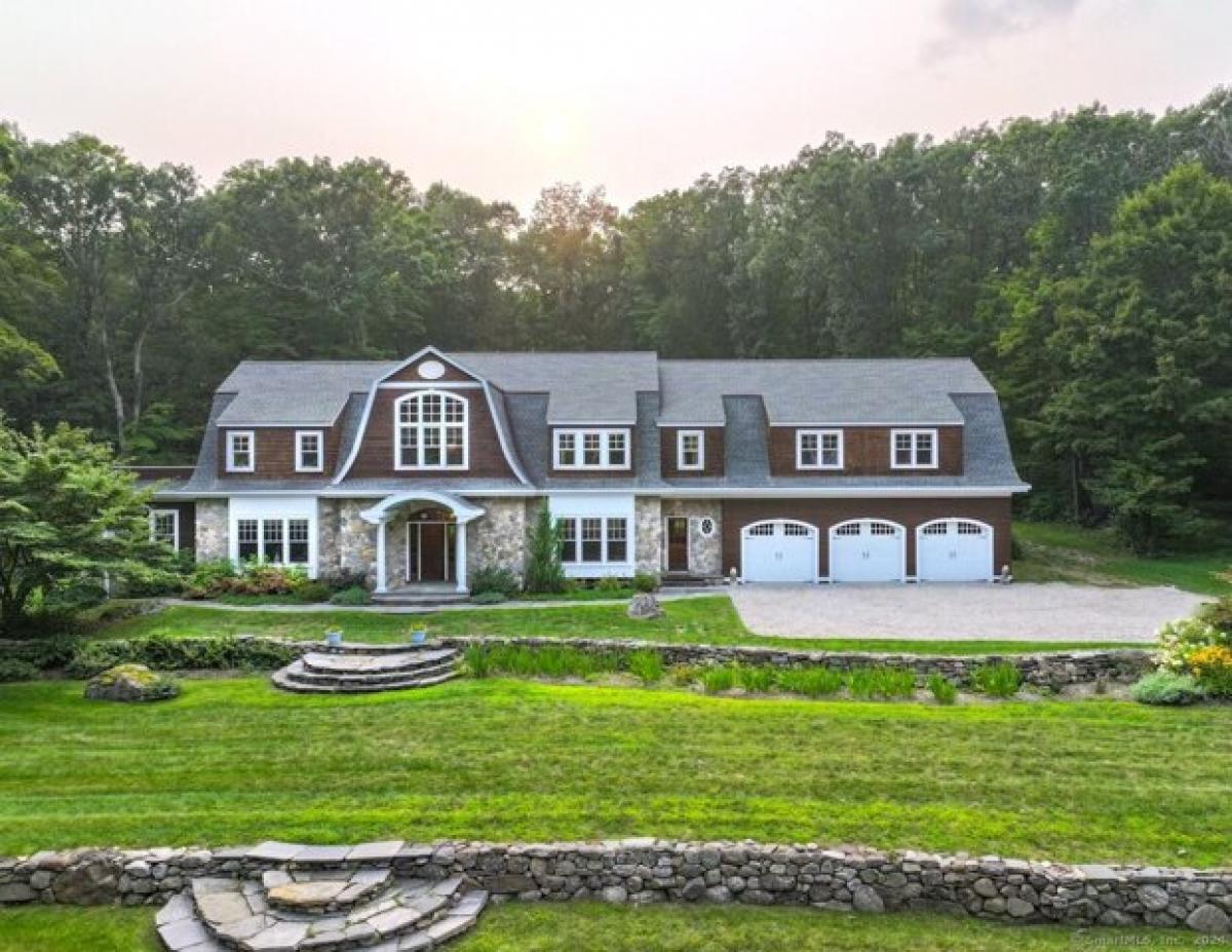 Picture of Home For Sale in Avon, Connecticut, United States