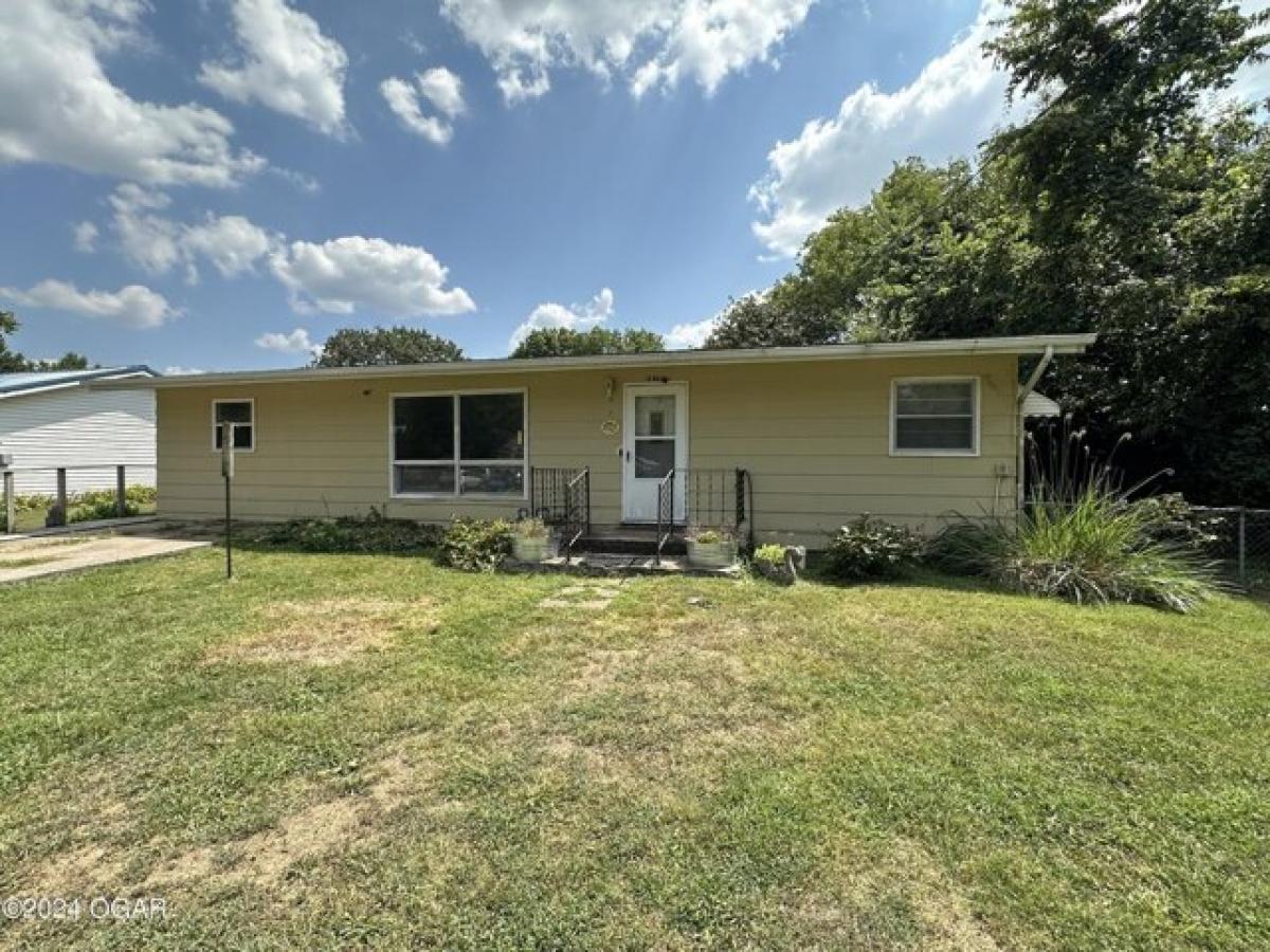 Picture of Home For Sale in Sarcoxie, Missouri, United States