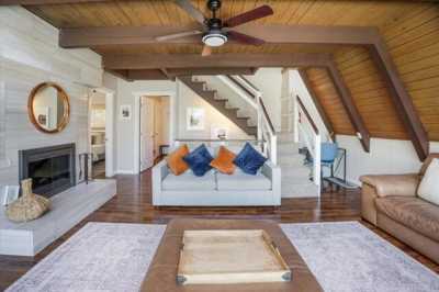 Home For Sale in Cedar Glen, California