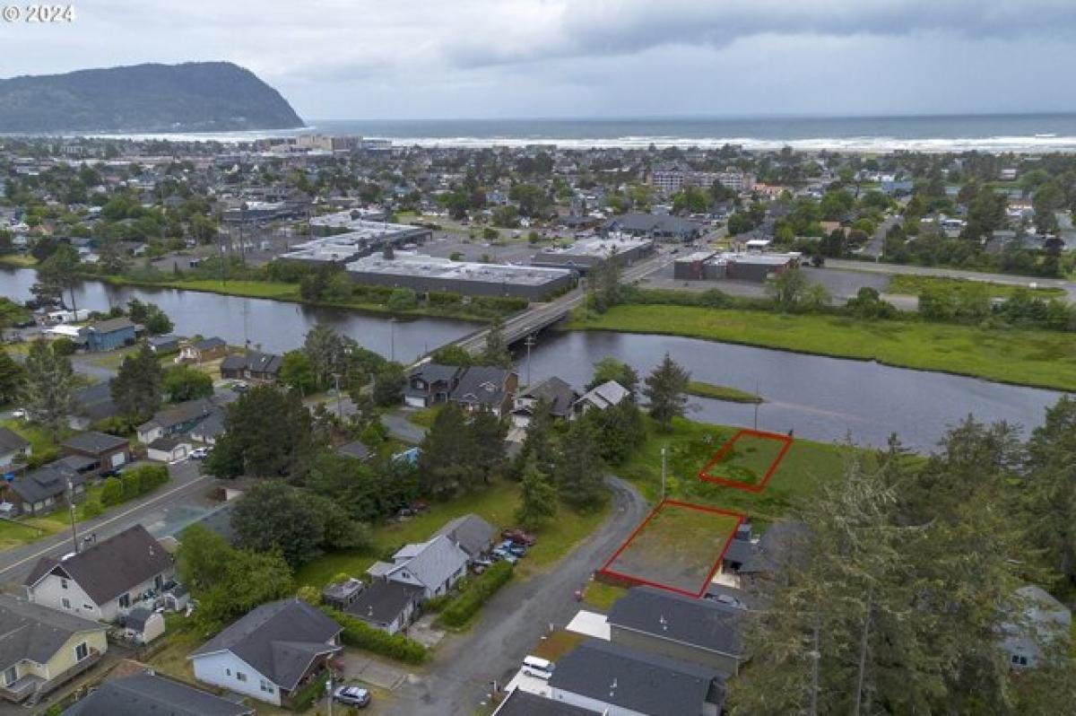 Picture of Residential Land For Sale in Seaside, Oregon, United States