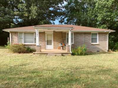 Home For Sale in Nunnelly, Tennessee